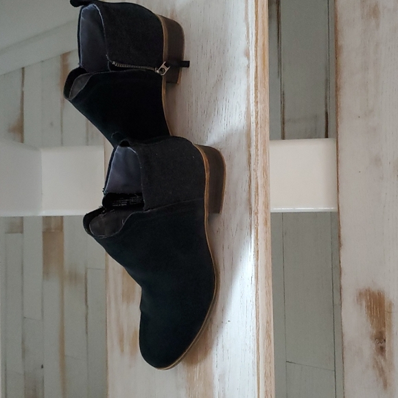 Toms booties - Picture 3 of 5